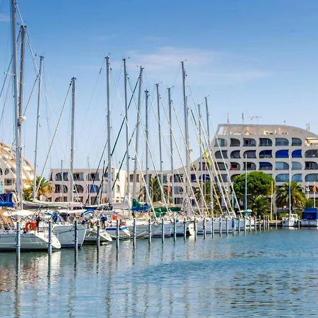 Renove Avec Piscine, Plage Et Parking Au Grau-du-roi - Fr-1-717-9