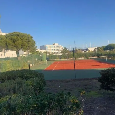Renove Avec Piscine, Plage Et Parking Au Grau-du-roi - Fr-1-717-9