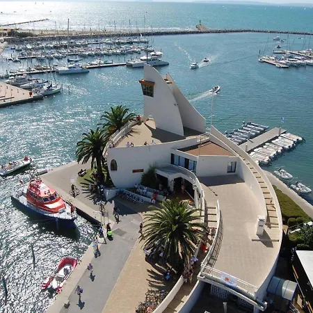 Apartment Renove Avec Piscine, Plage Et Parking Au Grau-du-roi - Fr-1-717-9