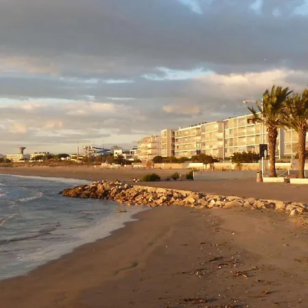 Apartment Renove Avec Piscine, Plage Et Parking Au Grau-du-roi - Fr-1-717-9 Le Grau-du-Roi